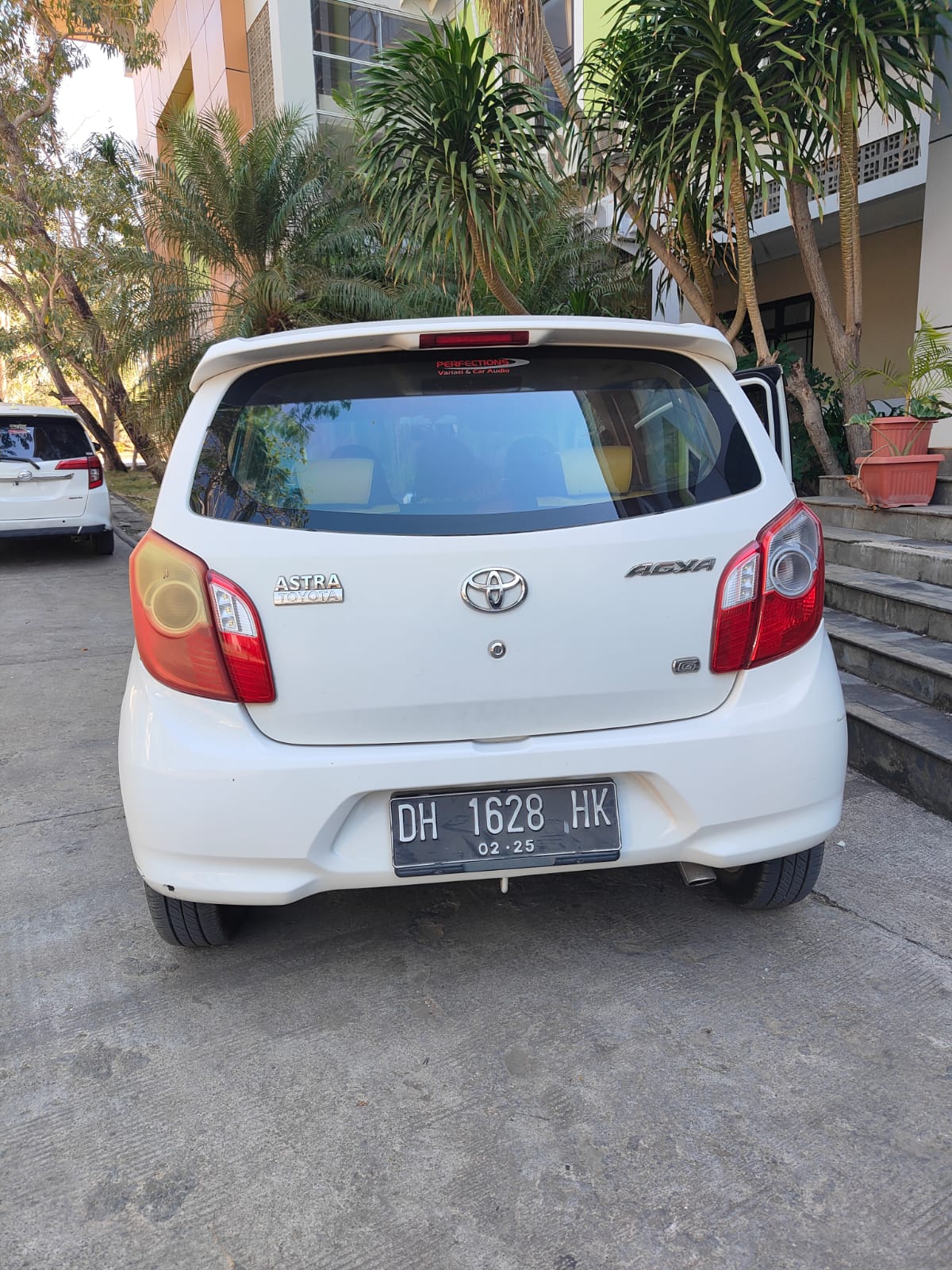 gambar besar 2